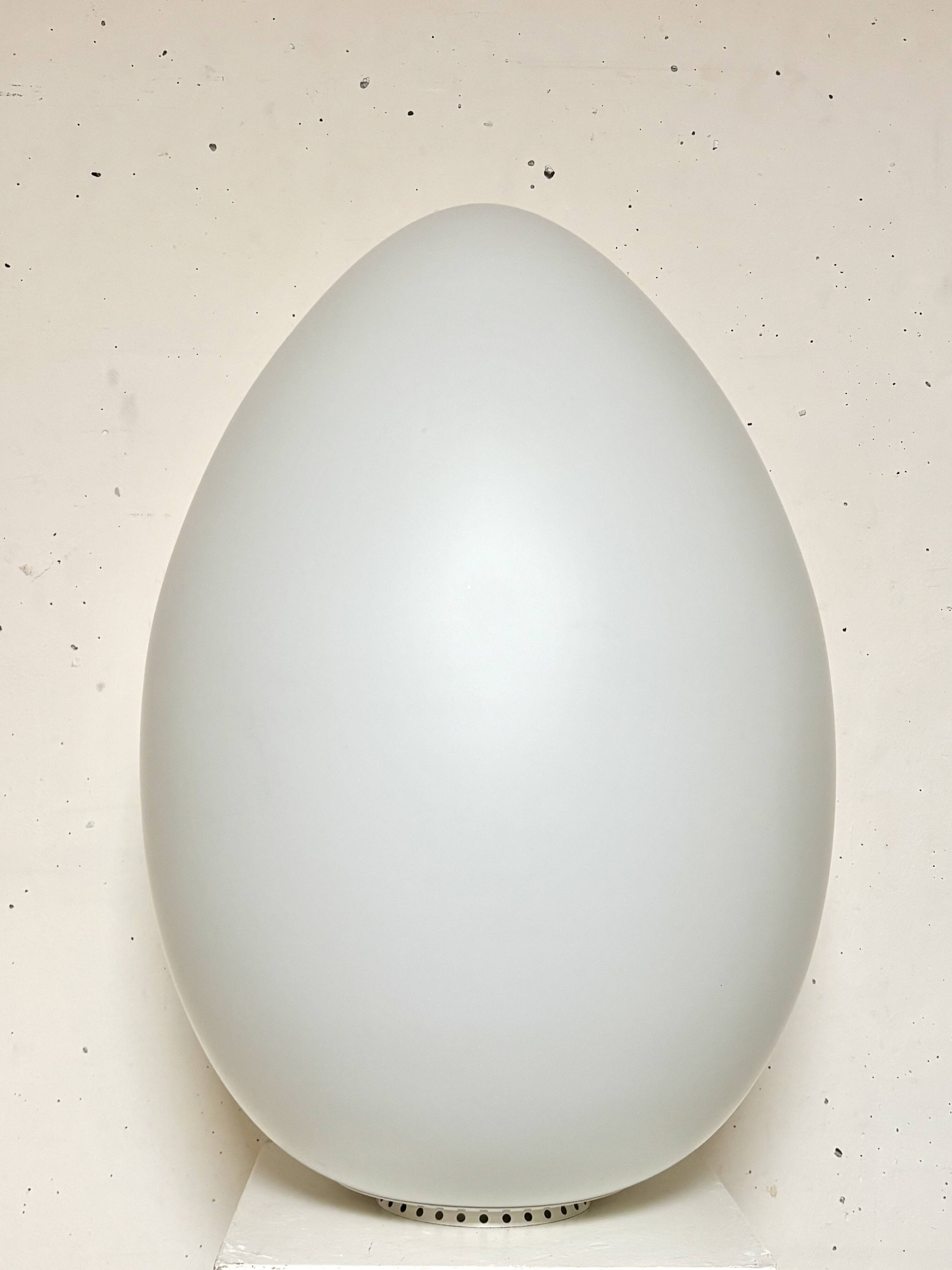 Egg lamp, model 10430, Ben Swildens