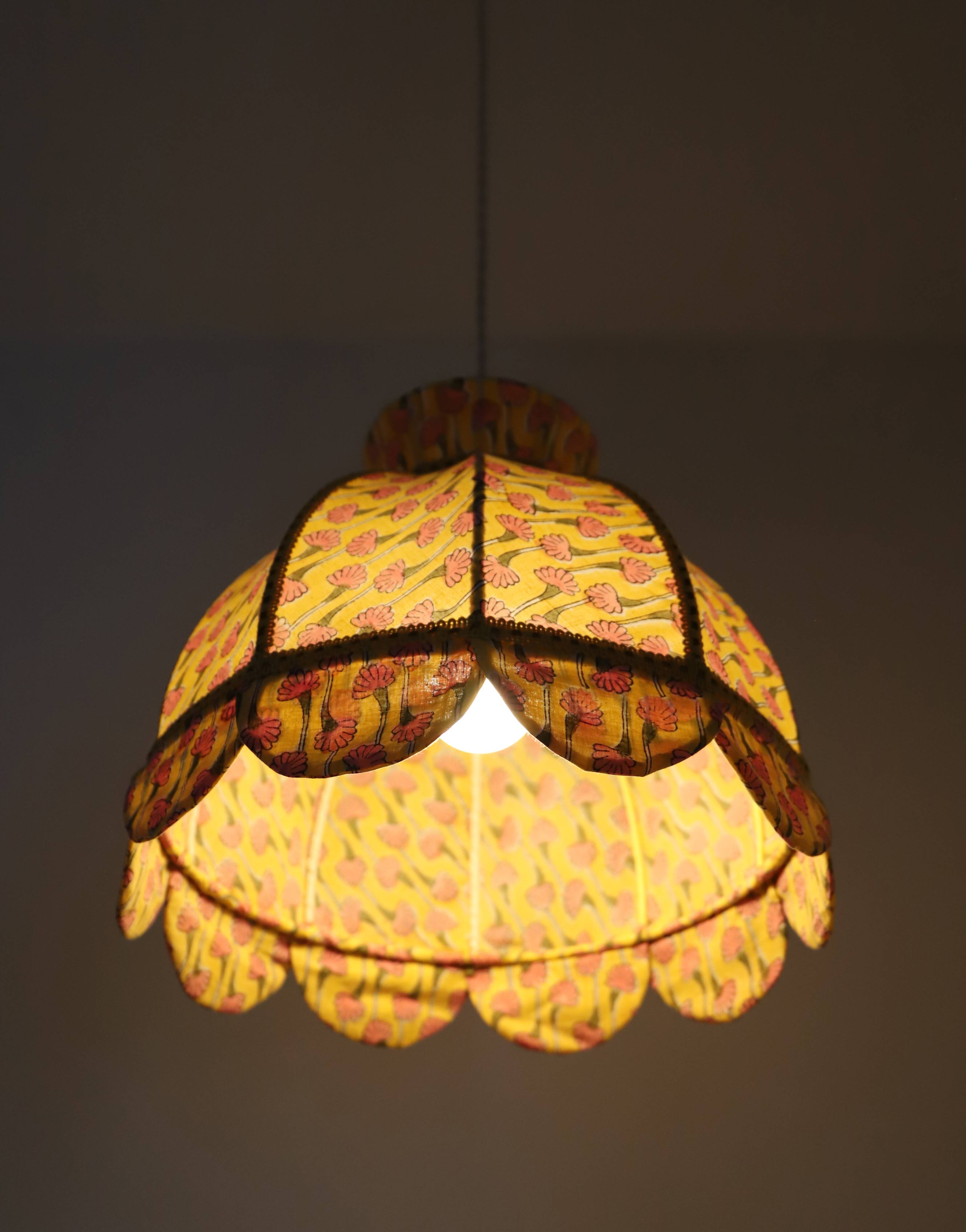 Printed textile suspension, dome shape with small crown