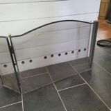 Fire screen with 3 iron leaves and brass ball