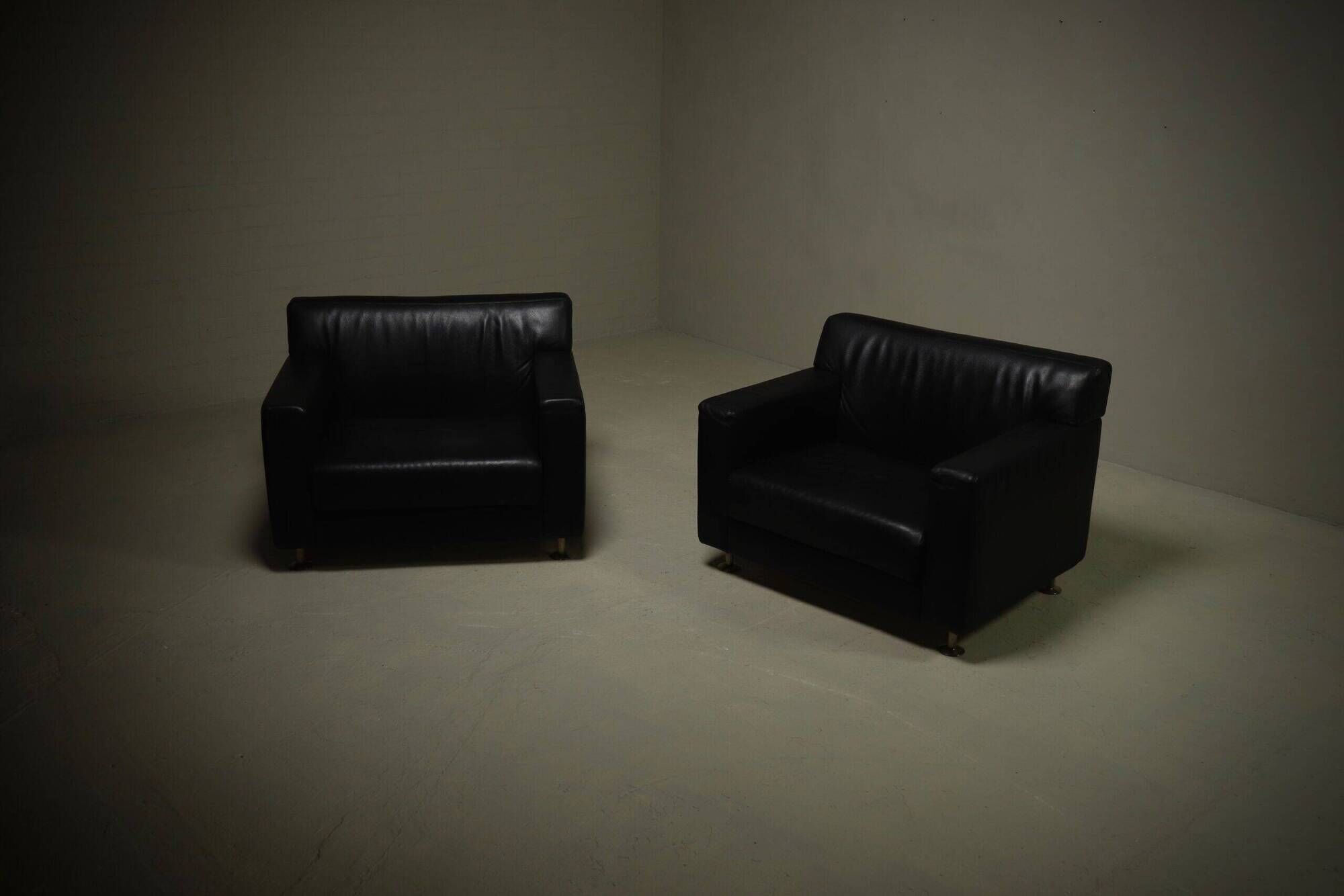 Pair of lounge chairs by Kunihide Oshinomi for Matteo Grassi 1980s
