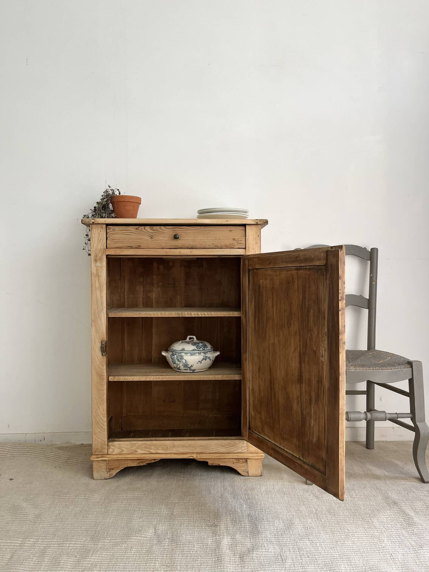 Vintage buffet