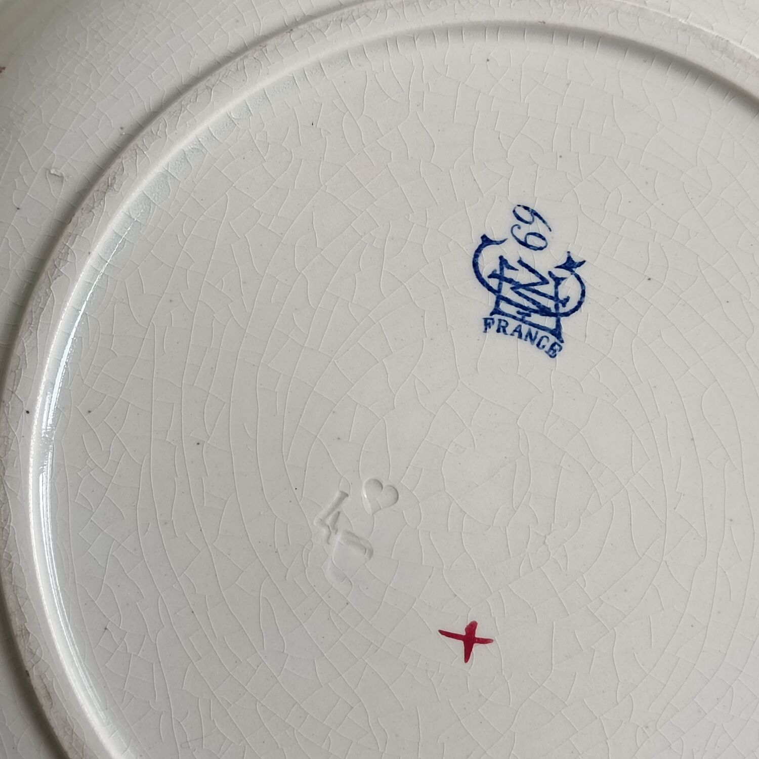 Round and ravier dish assorted in Gien earthenware