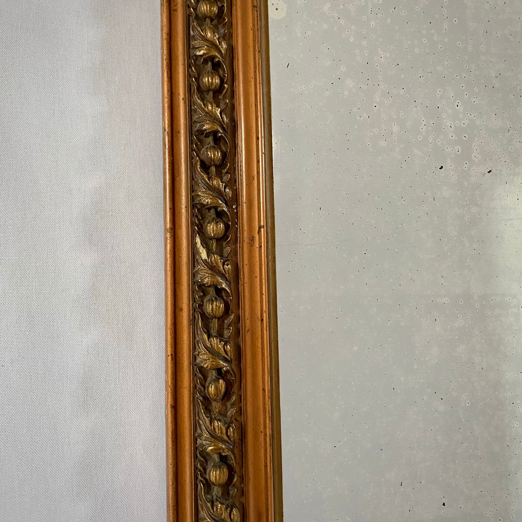 Mirror Napoleon III, gilded with pediment - 105x67cm