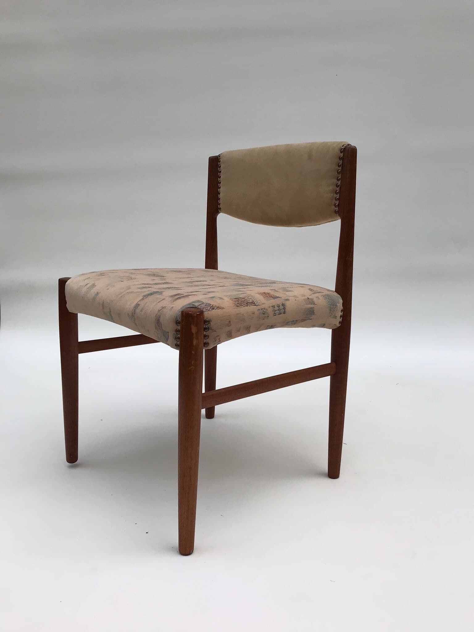 Set of 6 chairs manufactured by Glostrup Mobelfabrik in Denmark in the 1960s