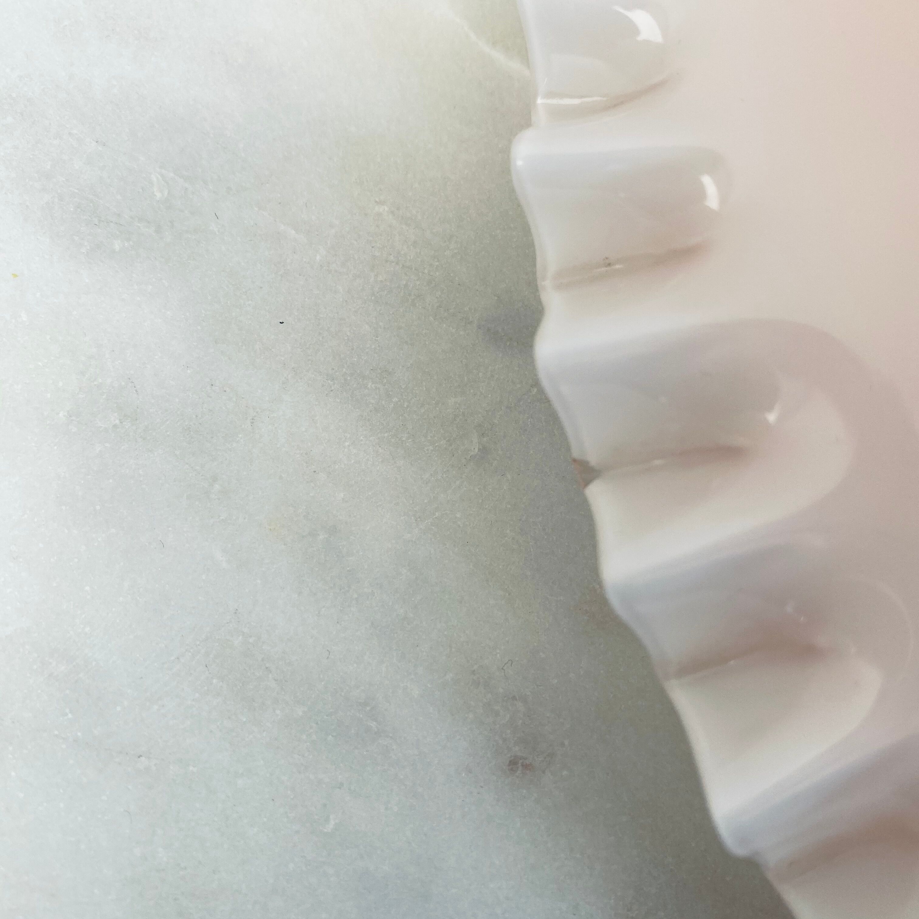 Pink opaline suspension