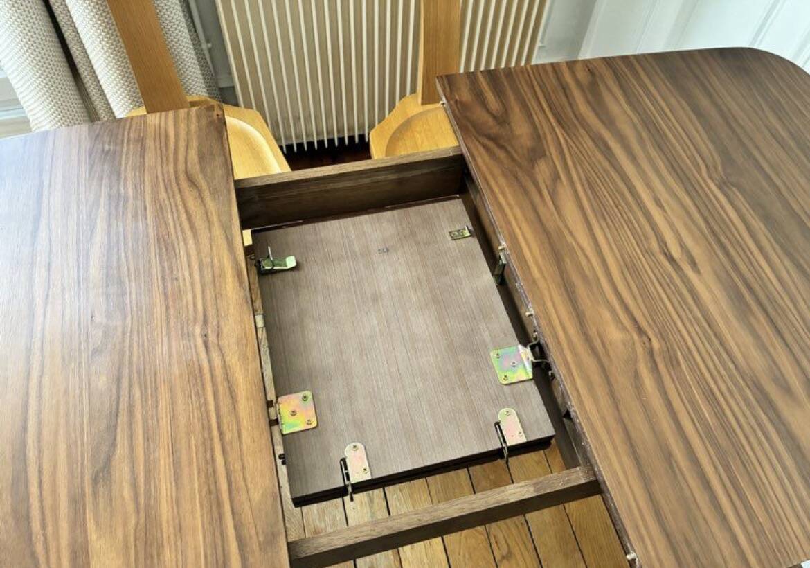 Extendable dining table for 4/6 people, dark walnut, 120/150 cm, 75 cm.