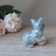 Figurine mignon chaton en céramique jouant avec une pelote de laine collection vintage