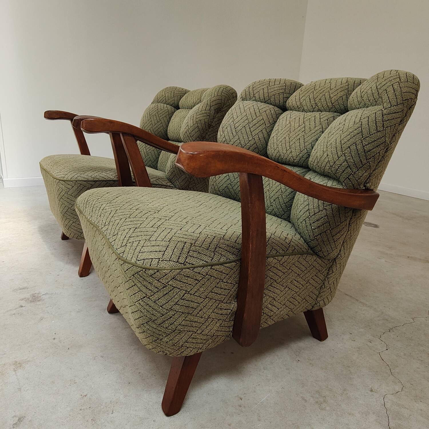 Paire de fauteuils Halabala vert par Druzba Bratislava B-609 année 59