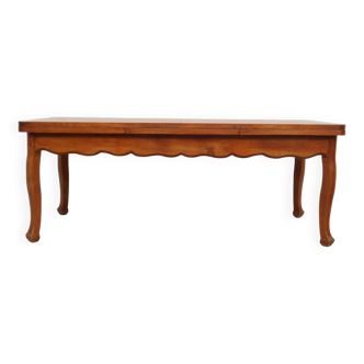 Large solid wood table, with 2 extensions under the top