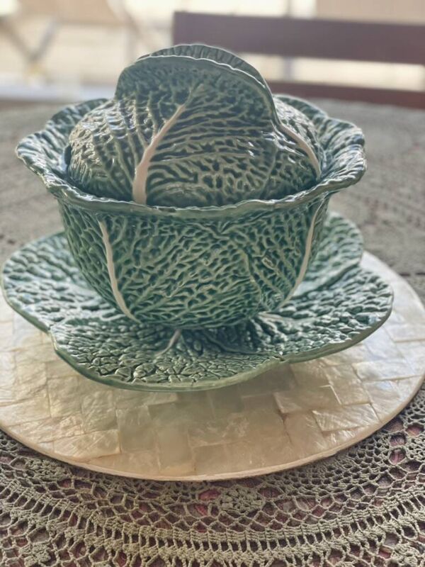 Soupière vintage verte  en barbotine grand modèle – Modèle chou – Années 70