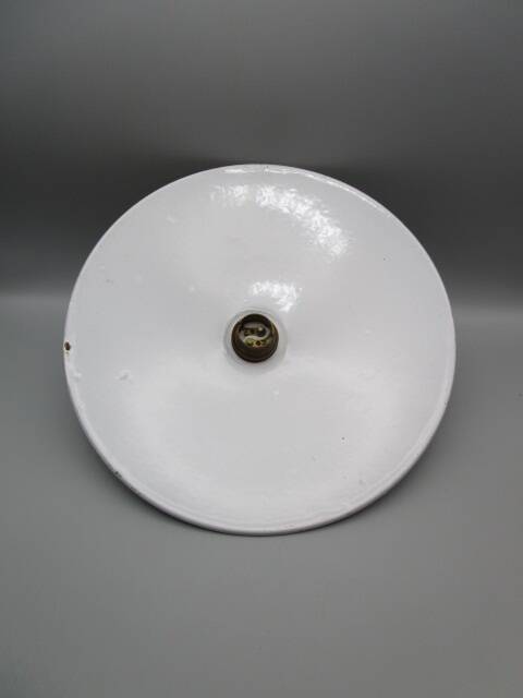 Vintage enamelled metal suspension