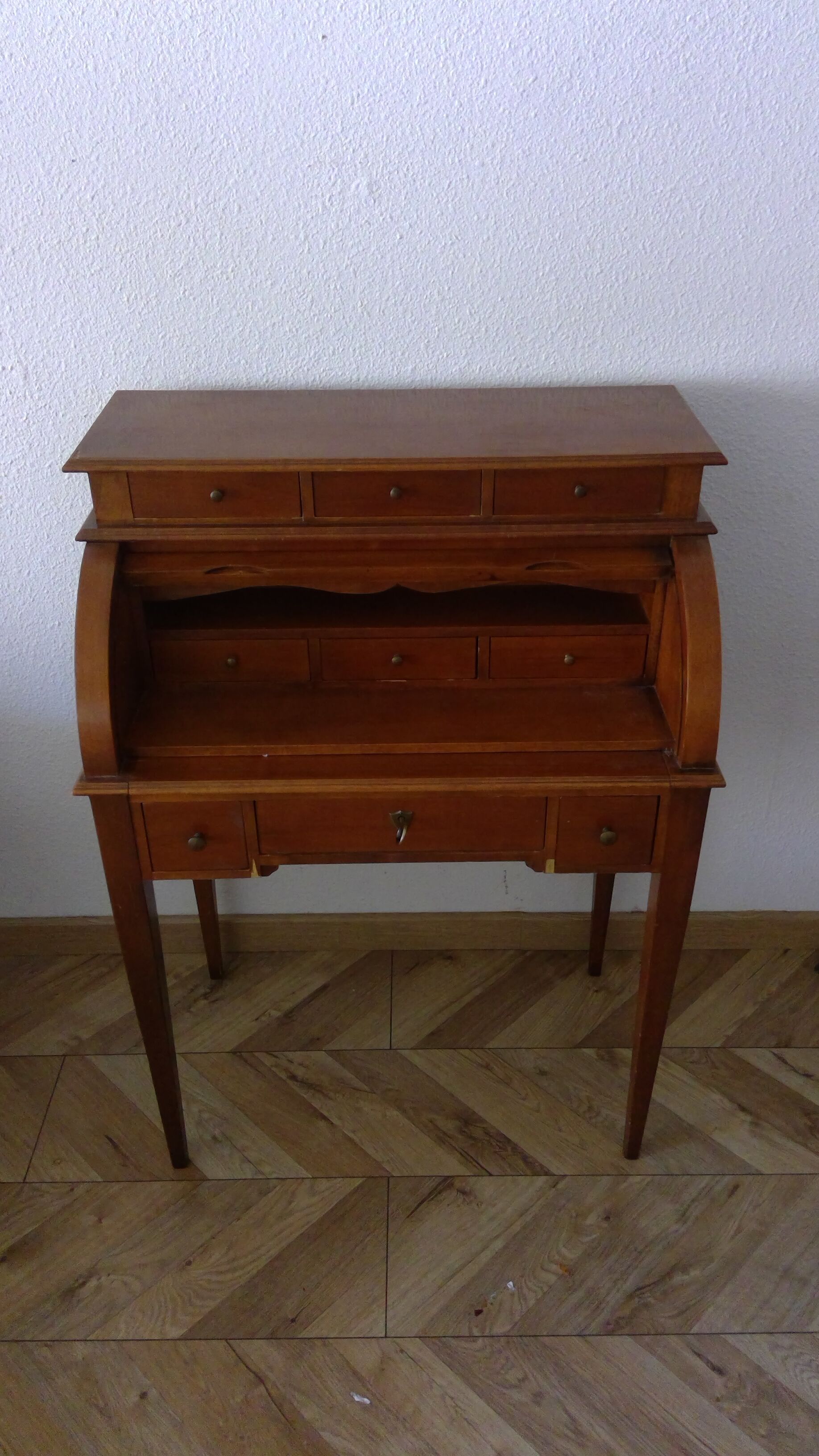 Secretary cylinder