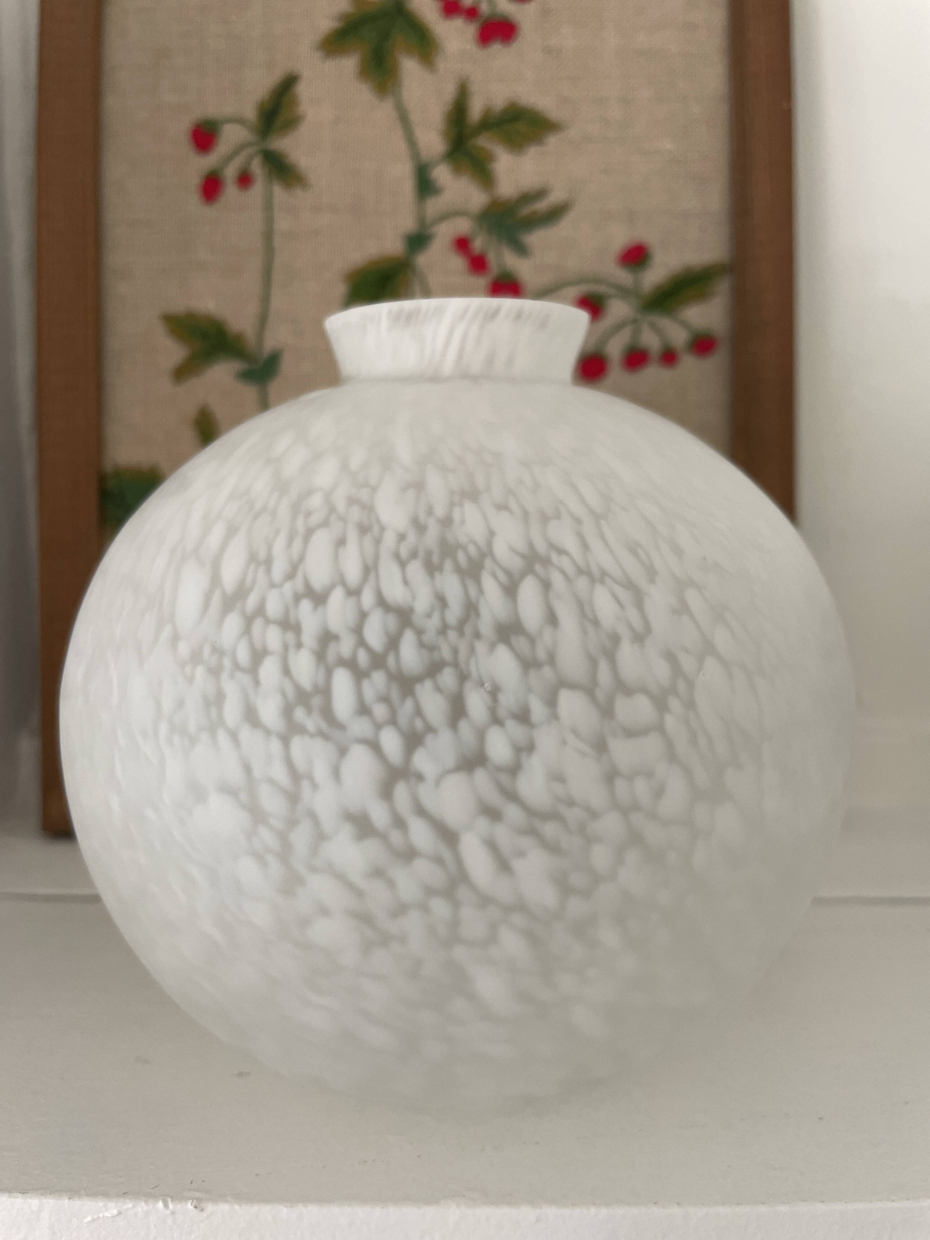 Speckled ball glass vase