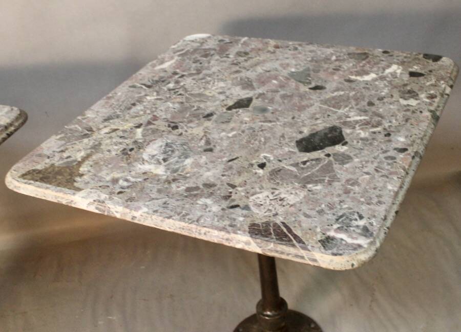 Paire De Tables De Bistrot Piètement Fonte Dessus Marbre