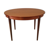 Scandinavian round table feet strung