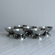 6 coupelles sur pied en inox