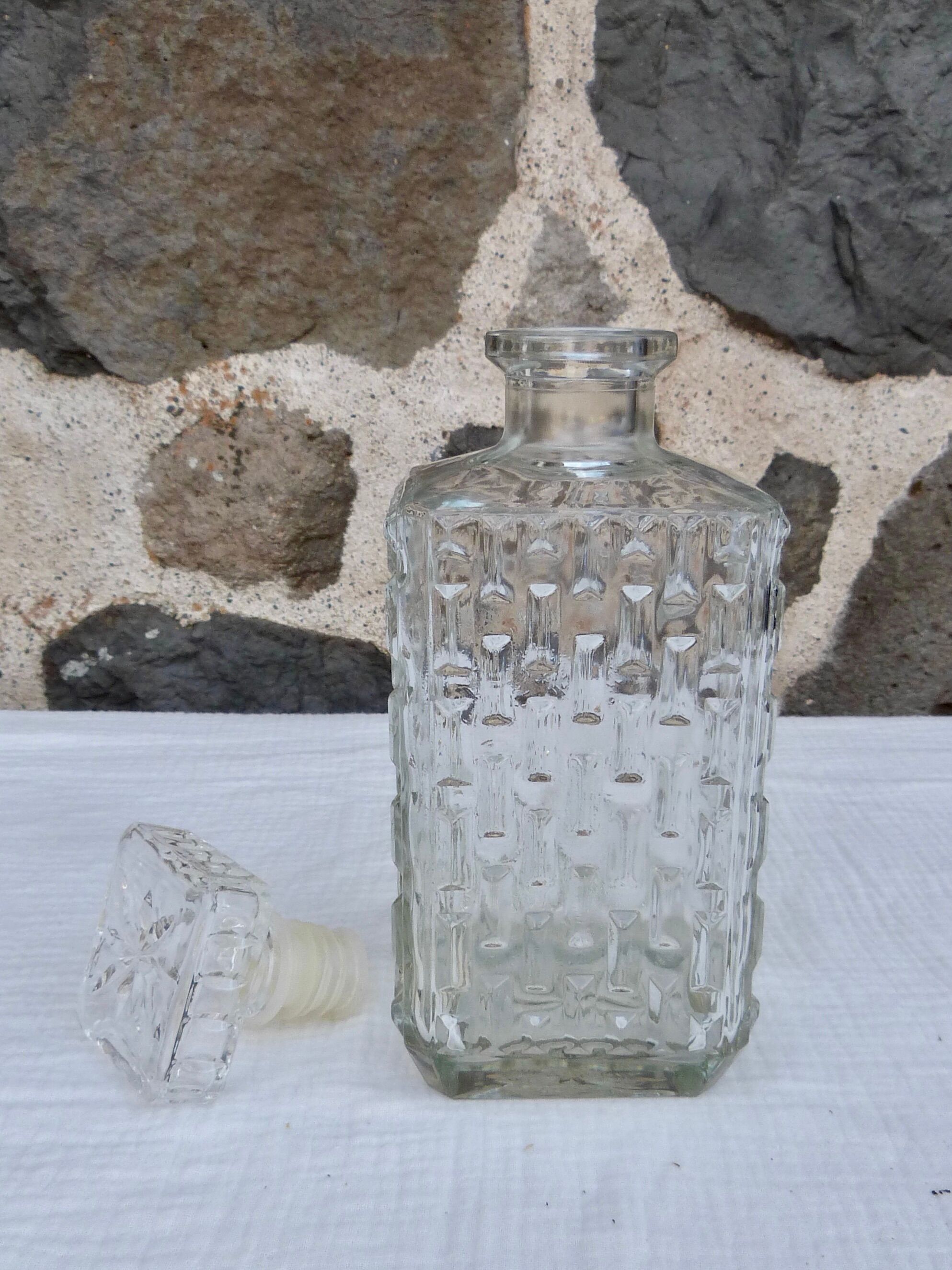 Glass whisky decanter