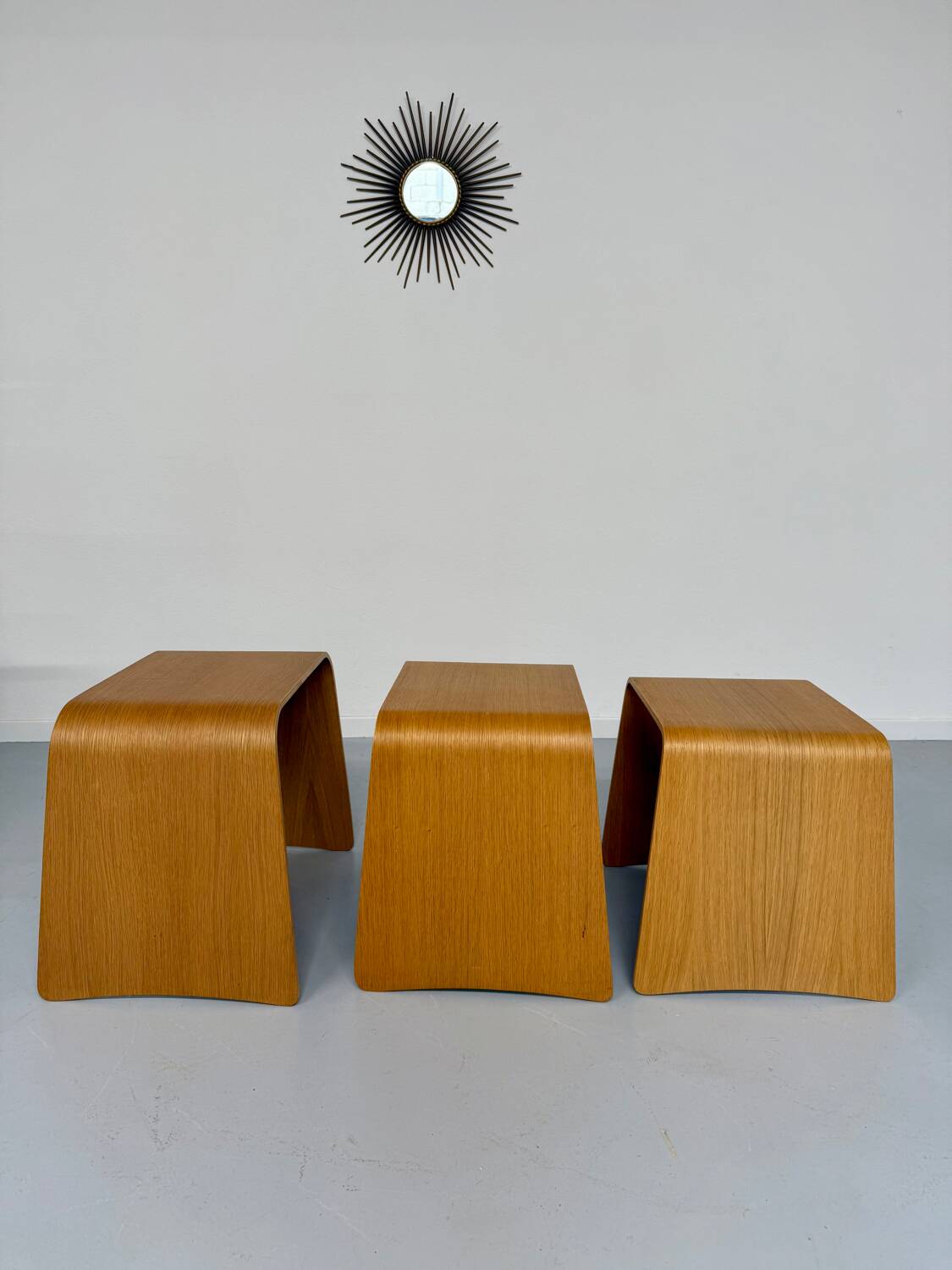 Set of 3 nesting coffee tables in thermoformed wood, 80s design
