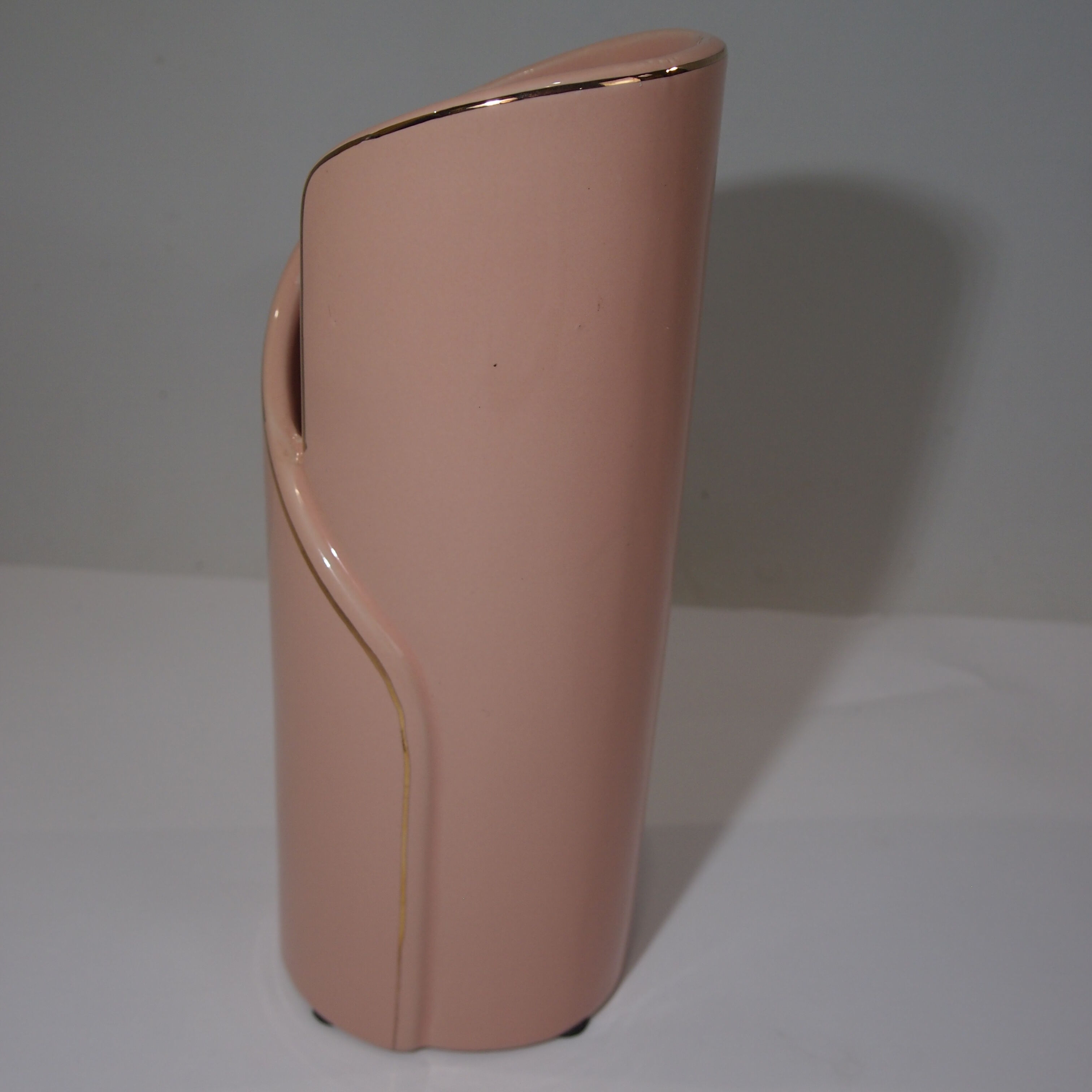 Pink/vintage ceramic vase