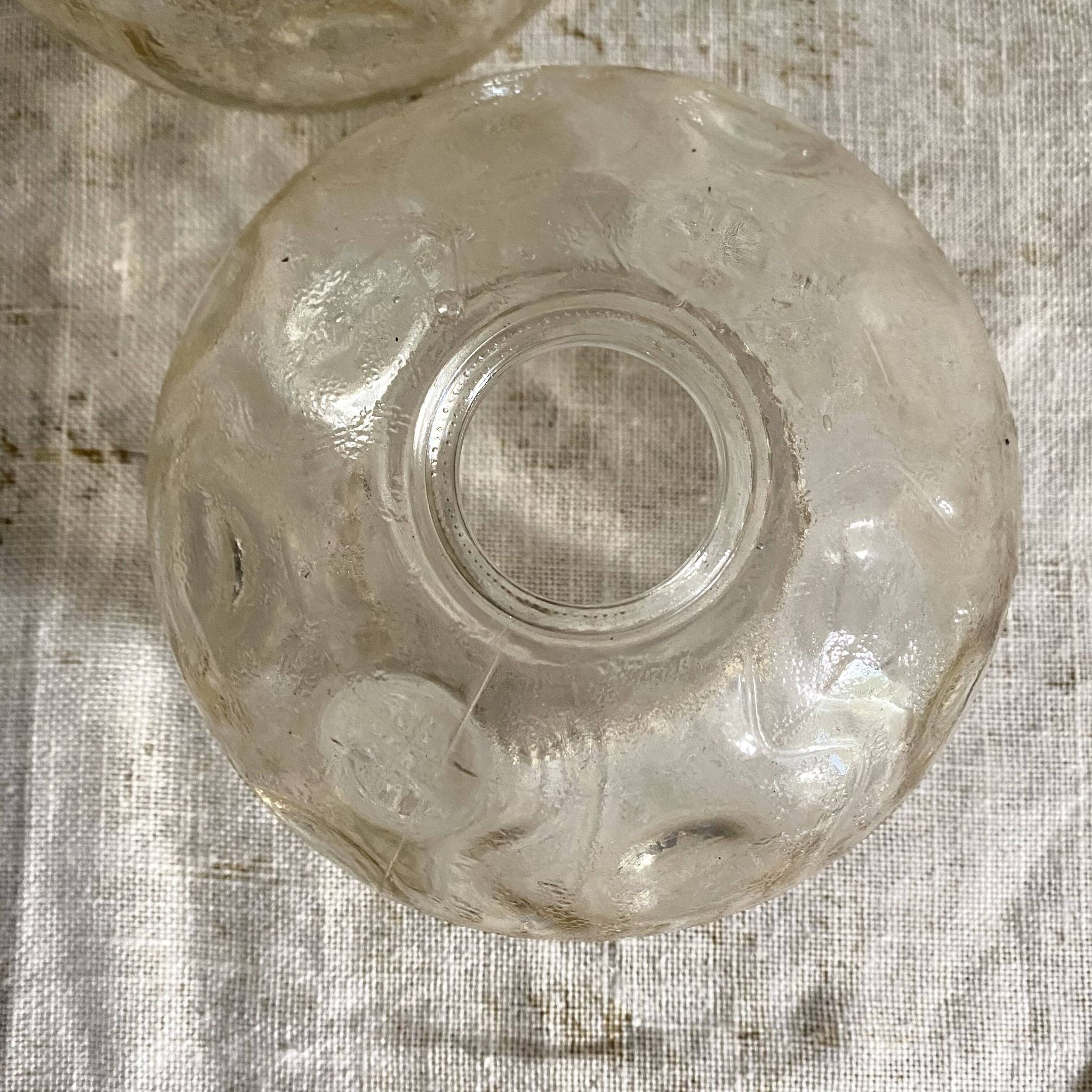 Abat jour vintage en verre moulé , globes en verre moulé