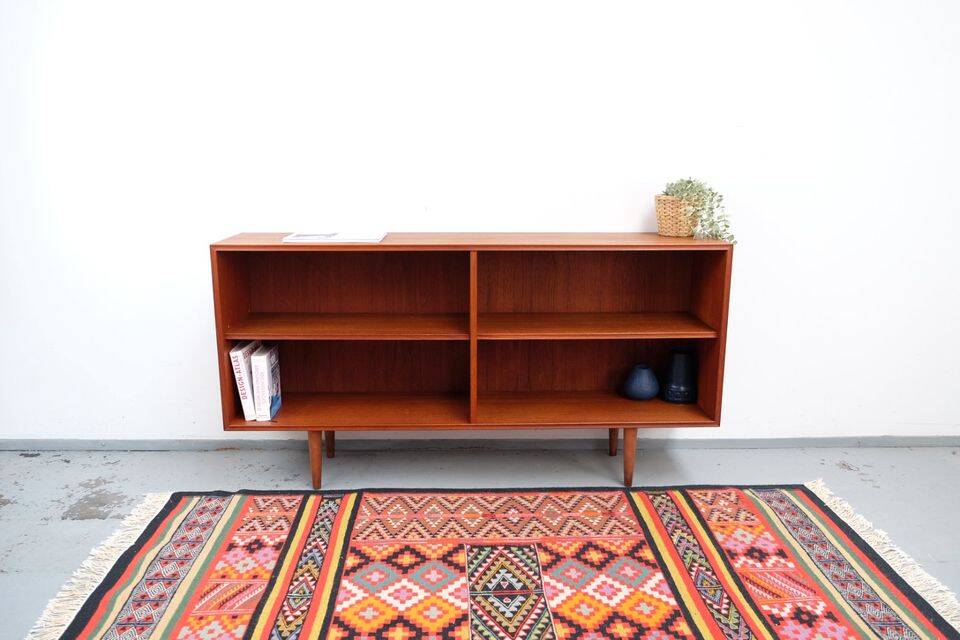 1960s-70s buffet/shelf, in teak, retro vintage style.