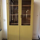 Armoire vitrée
