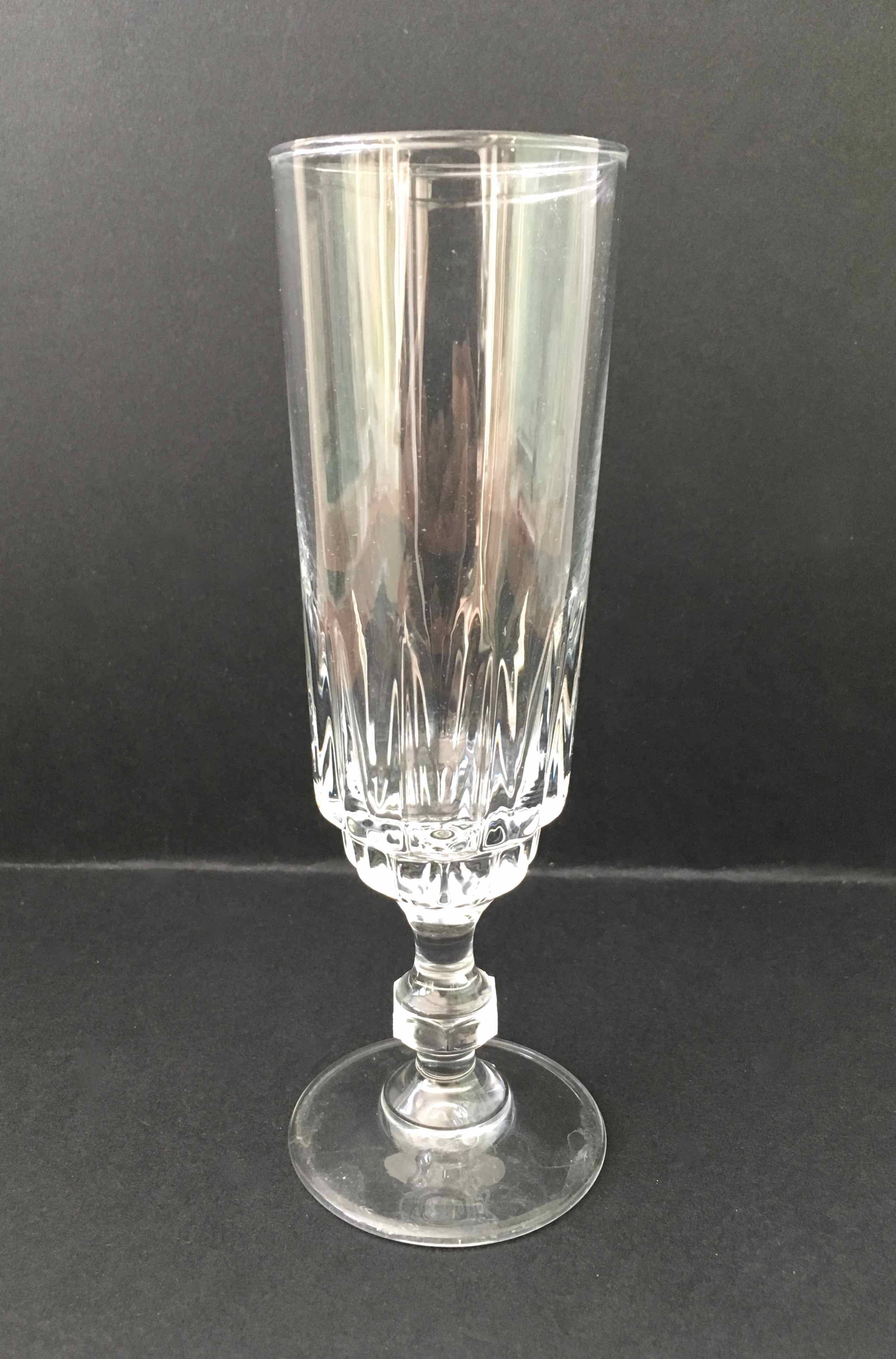 6 dissimilar champagne flutes