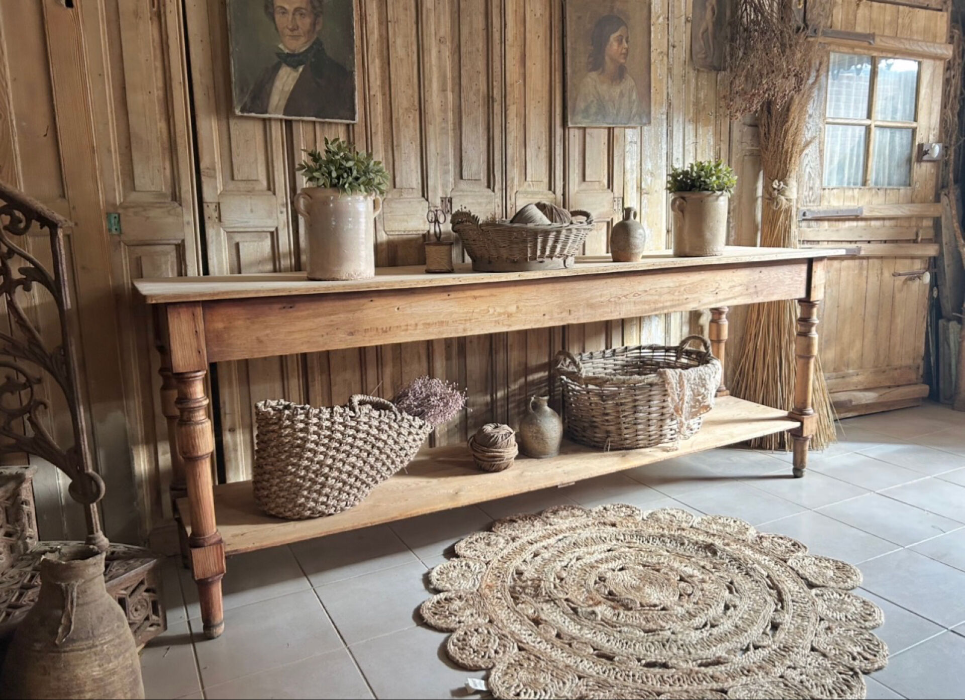 Old cloth merchant's table