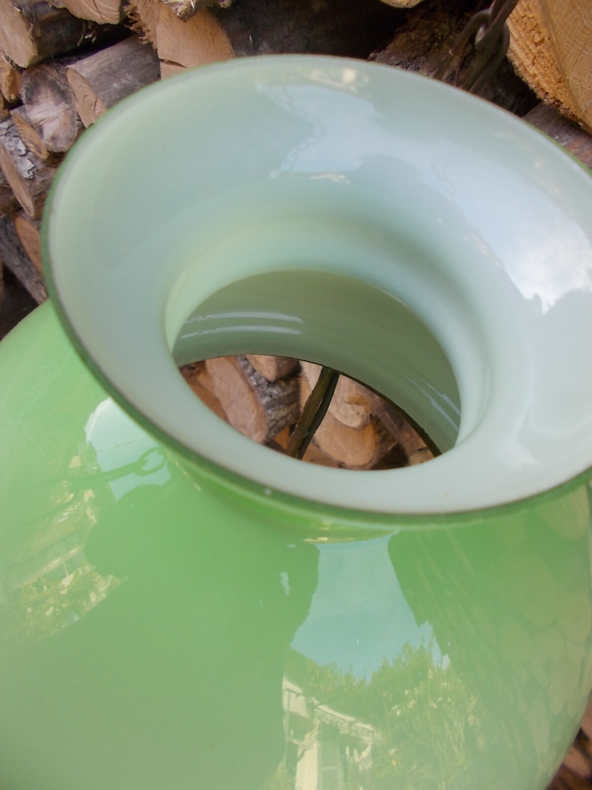 Porcelain and metal suspension