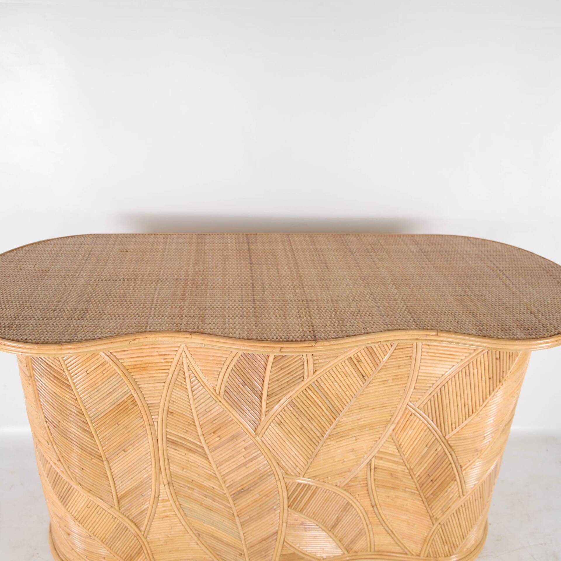 Rattan "leaves" console