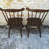 Chaises de bistrot depareillées