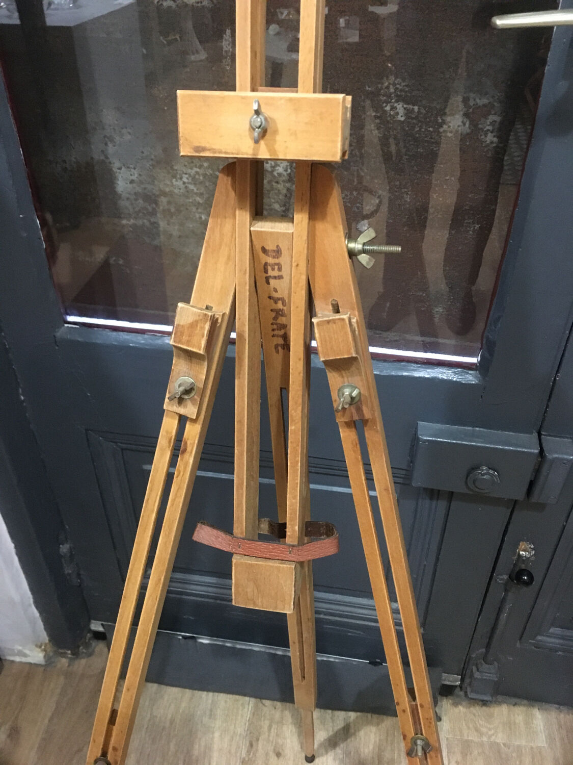 Folding painter's easel