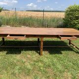Farm table