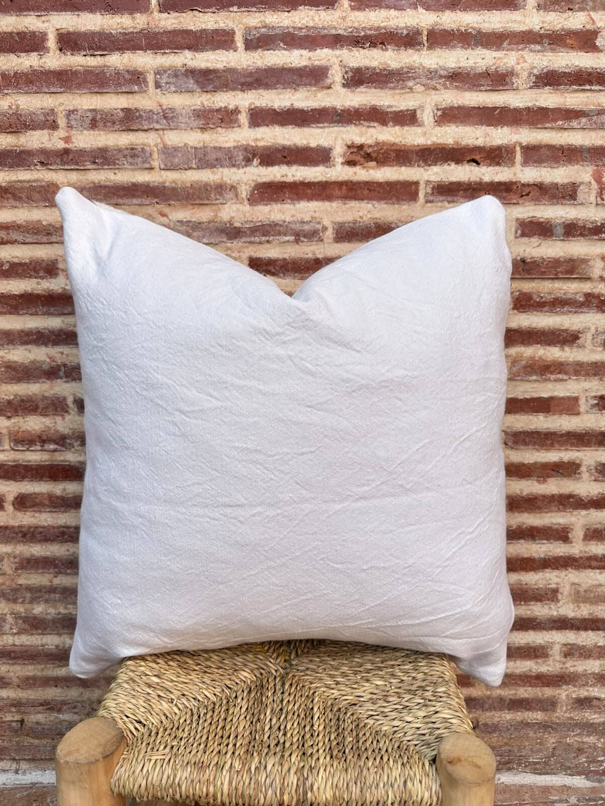 Handmade Berber wool cushion: Moroccan Kilim cushion (45x45cm)