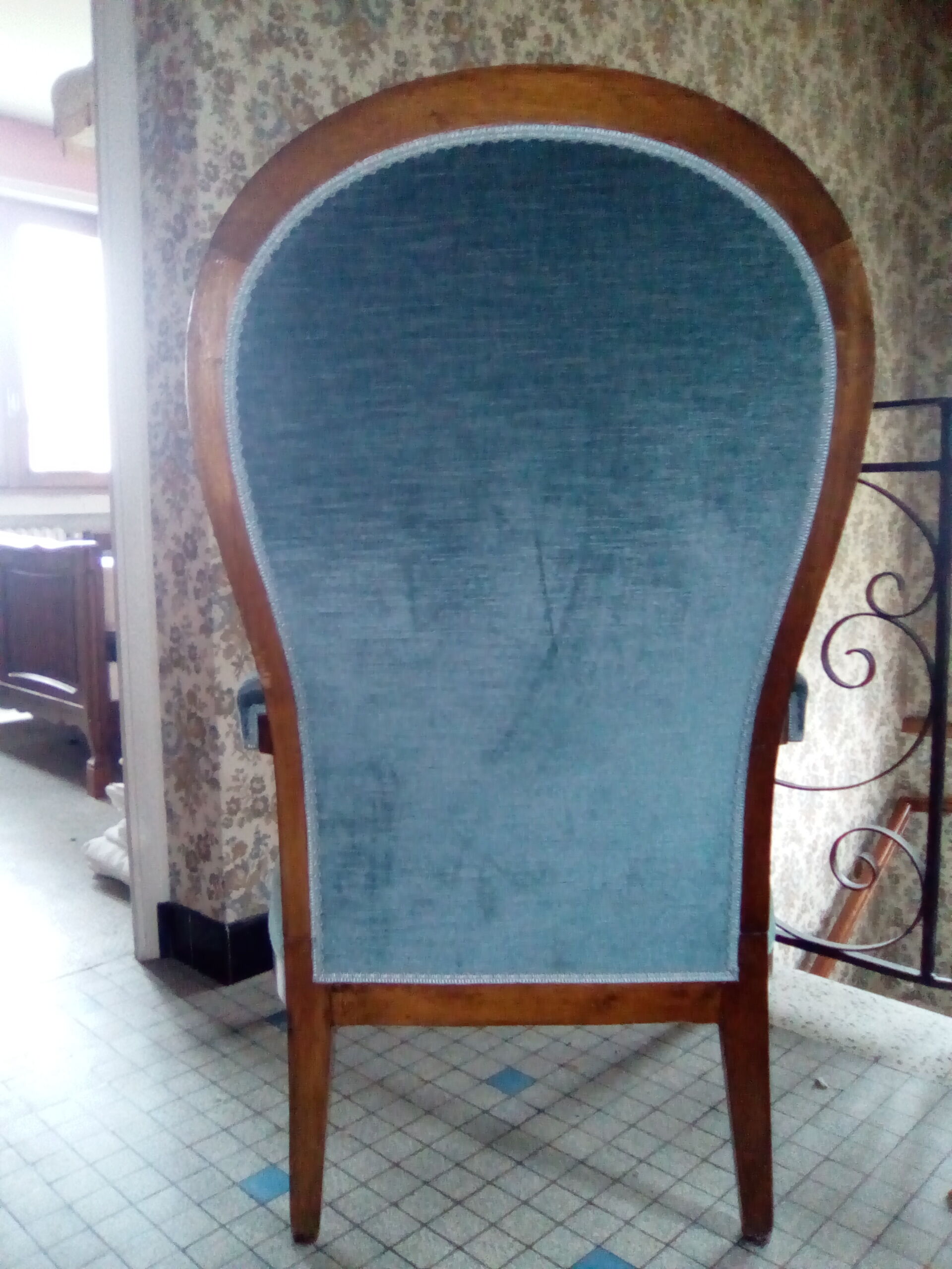 Voltaire armchair with a rack mechanism