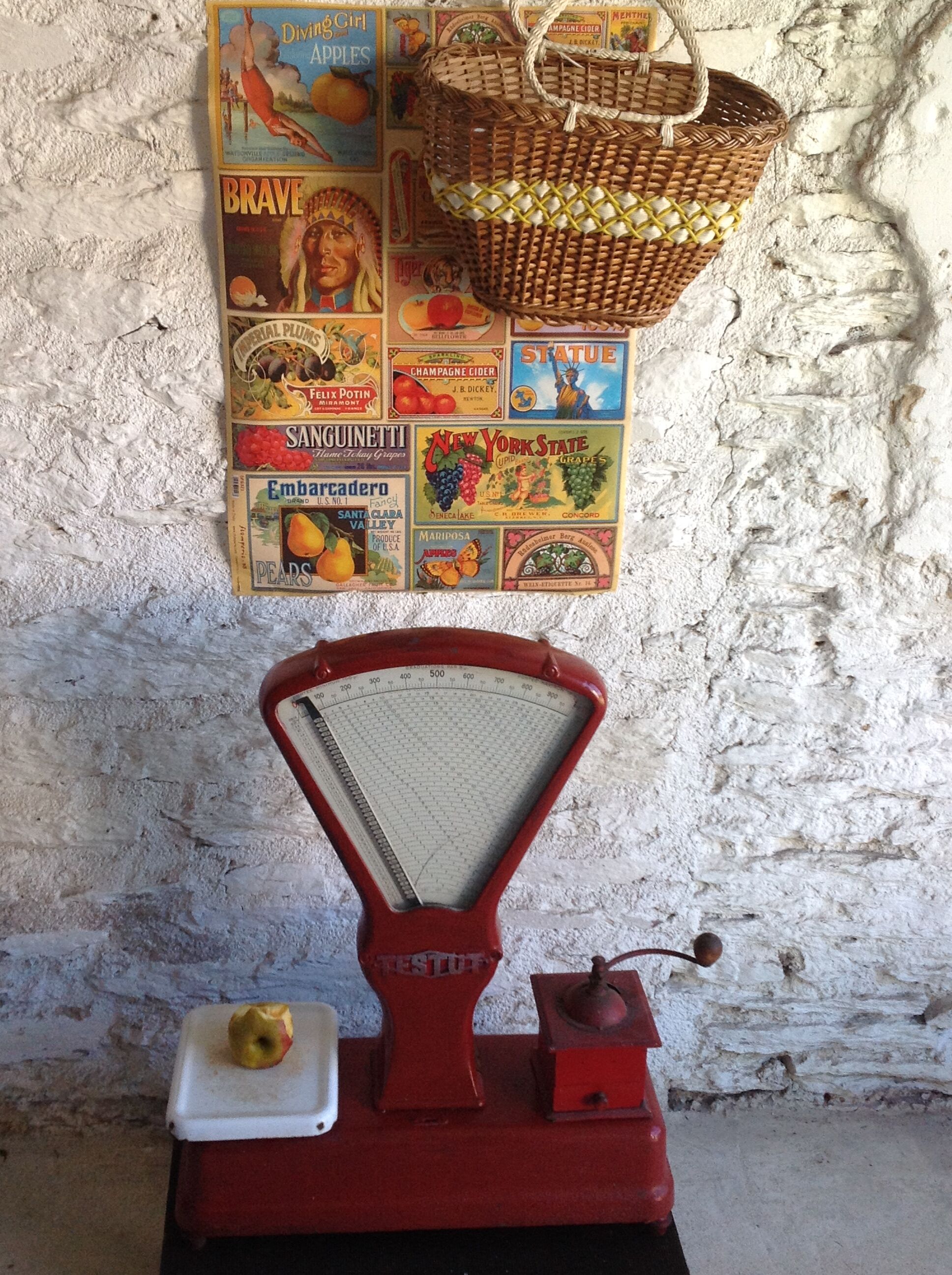 Vintage red Testut grocer's balance