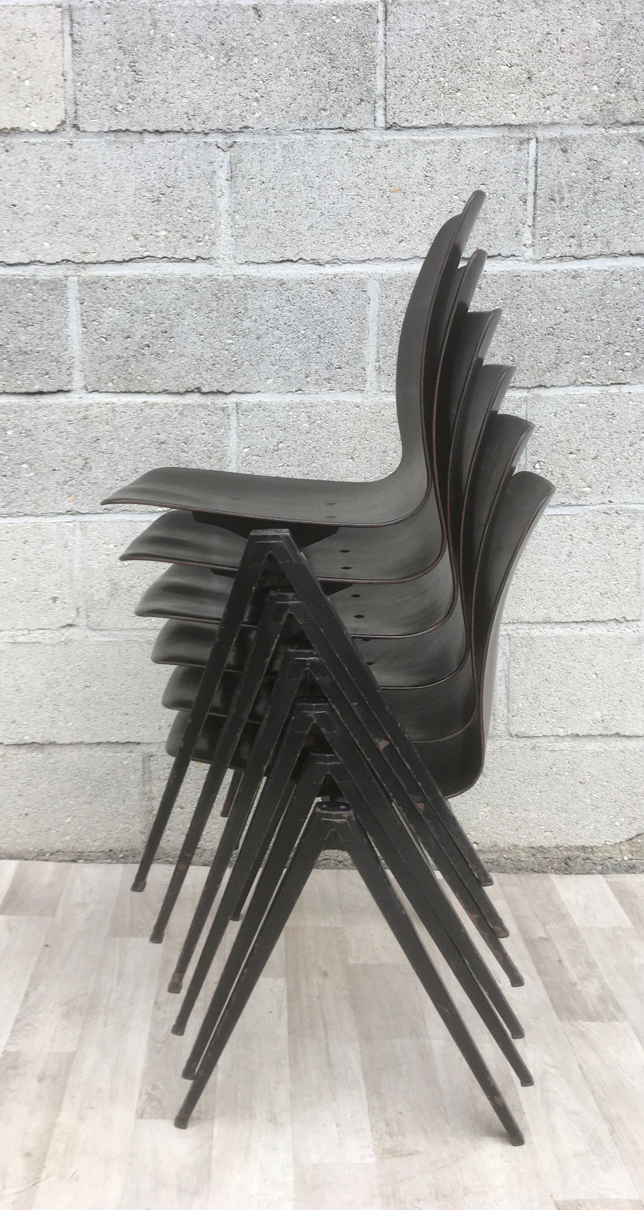 Set of 6 Dutch design and vintage chairs S22