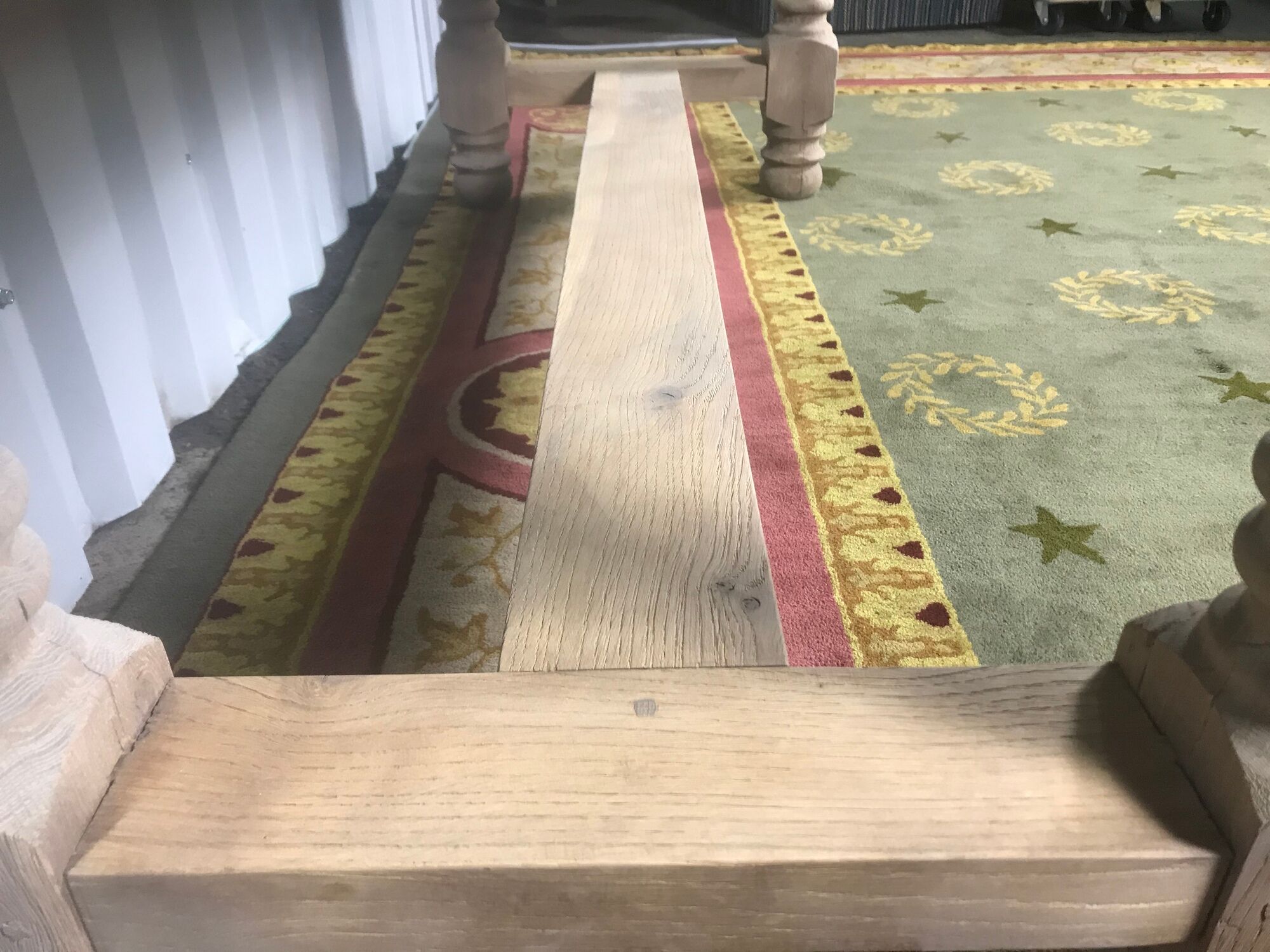 Solid oak farm table with turned feet & 2 elongated aero gum