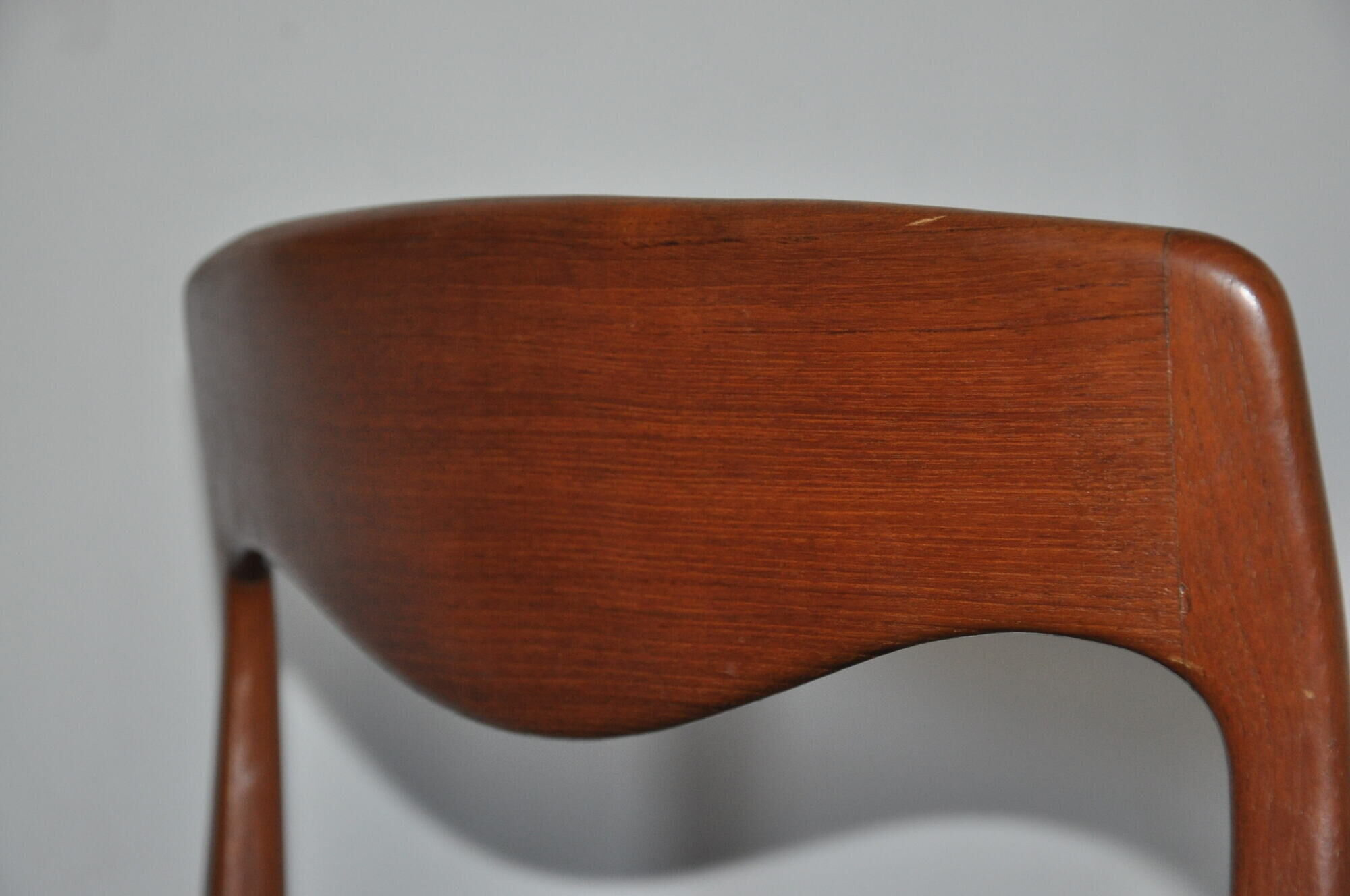 Lot of 6 scandinavian chairs in teak and skai 60