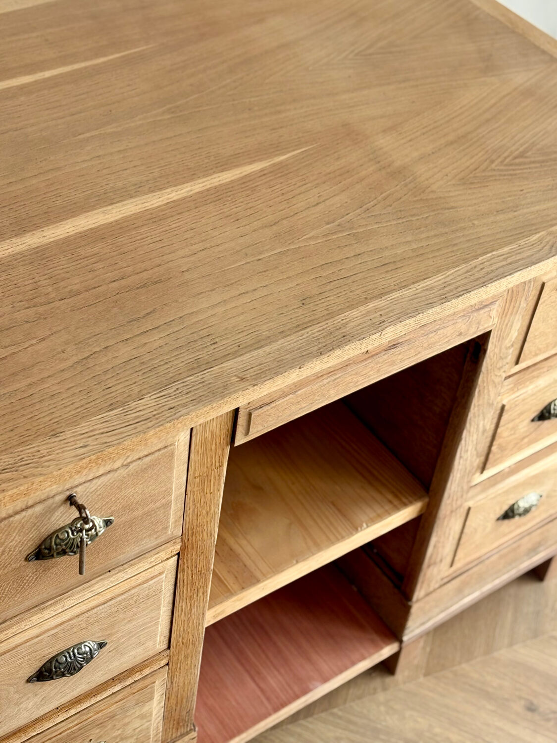 Oak counter