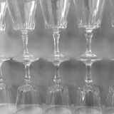 Set de 12 verres à vin cristal taillé