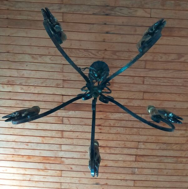 Lustre de chasseur en fer forgé