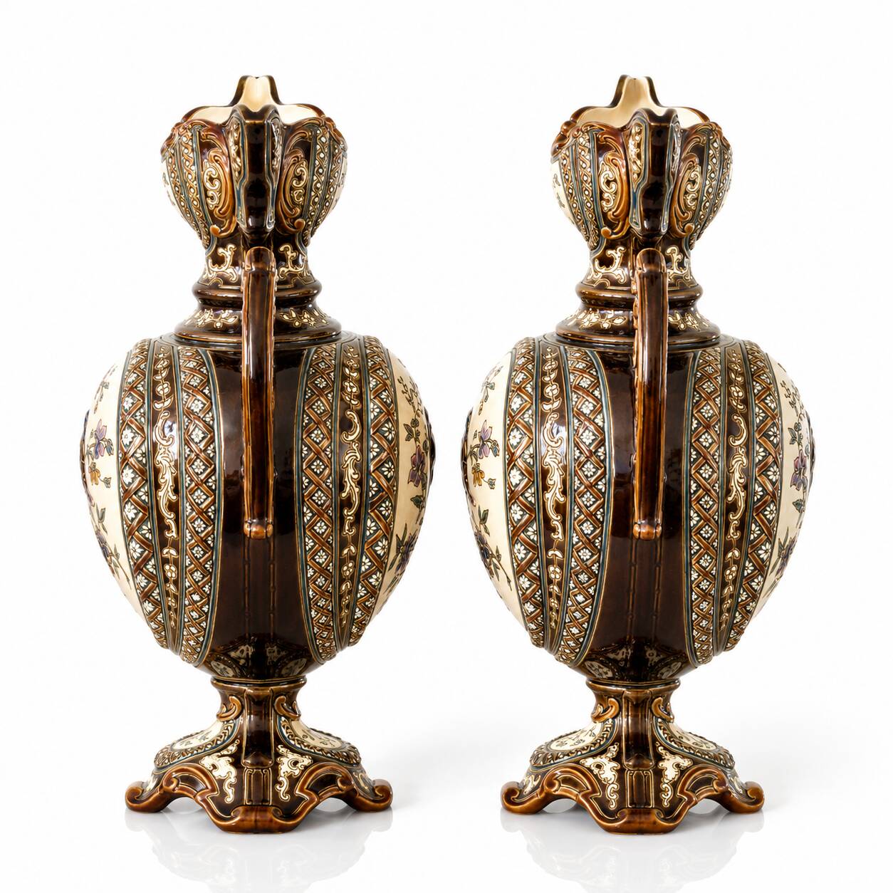 Paire de vases balustres en majolique de 1885 signés Gerbing & Stephan