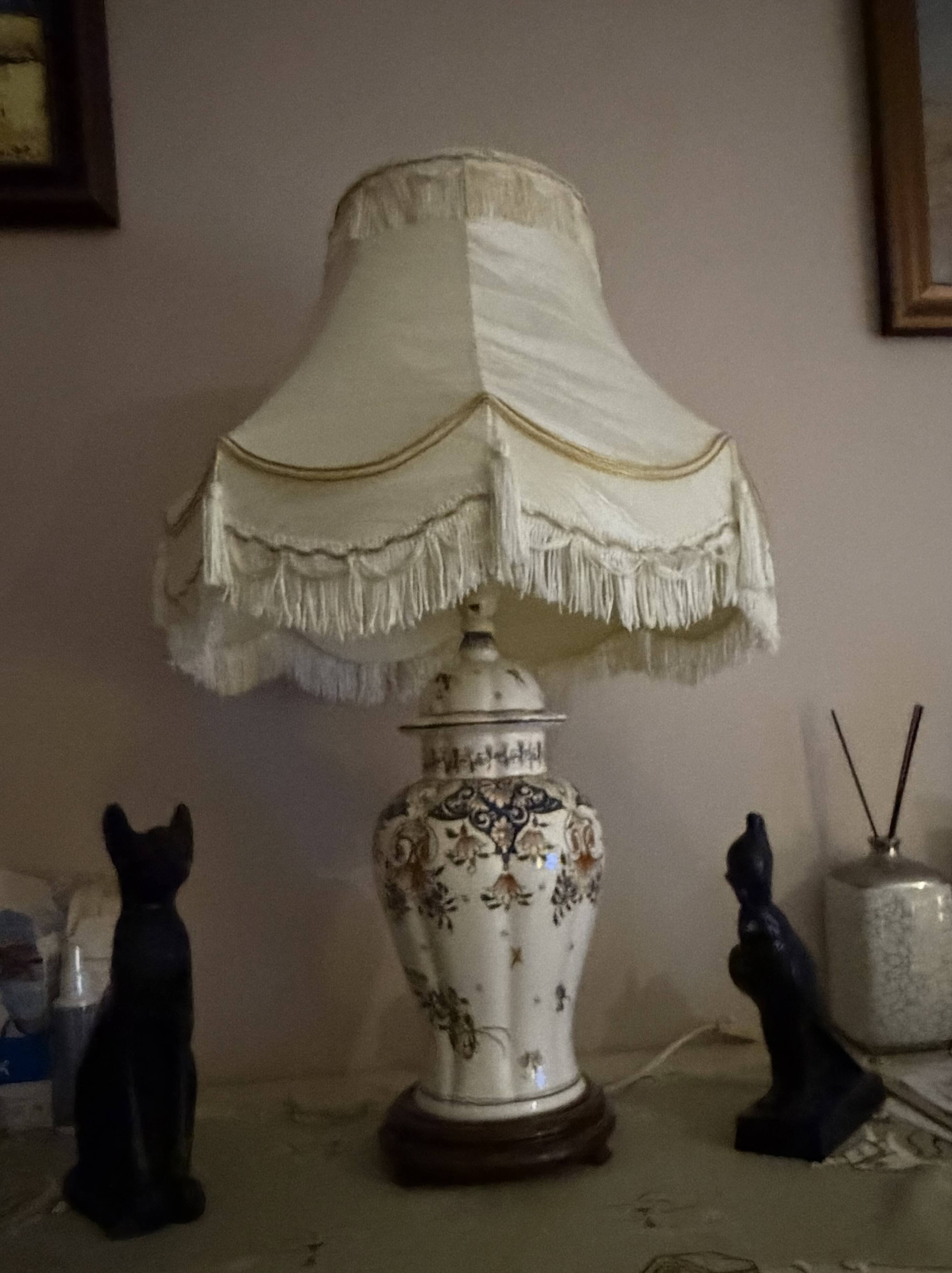 Very large ceramic lamp from Gien with a beautiful lampshade.