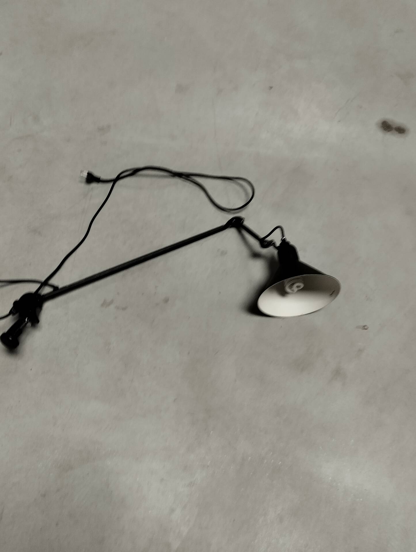 DCW edition lamp
