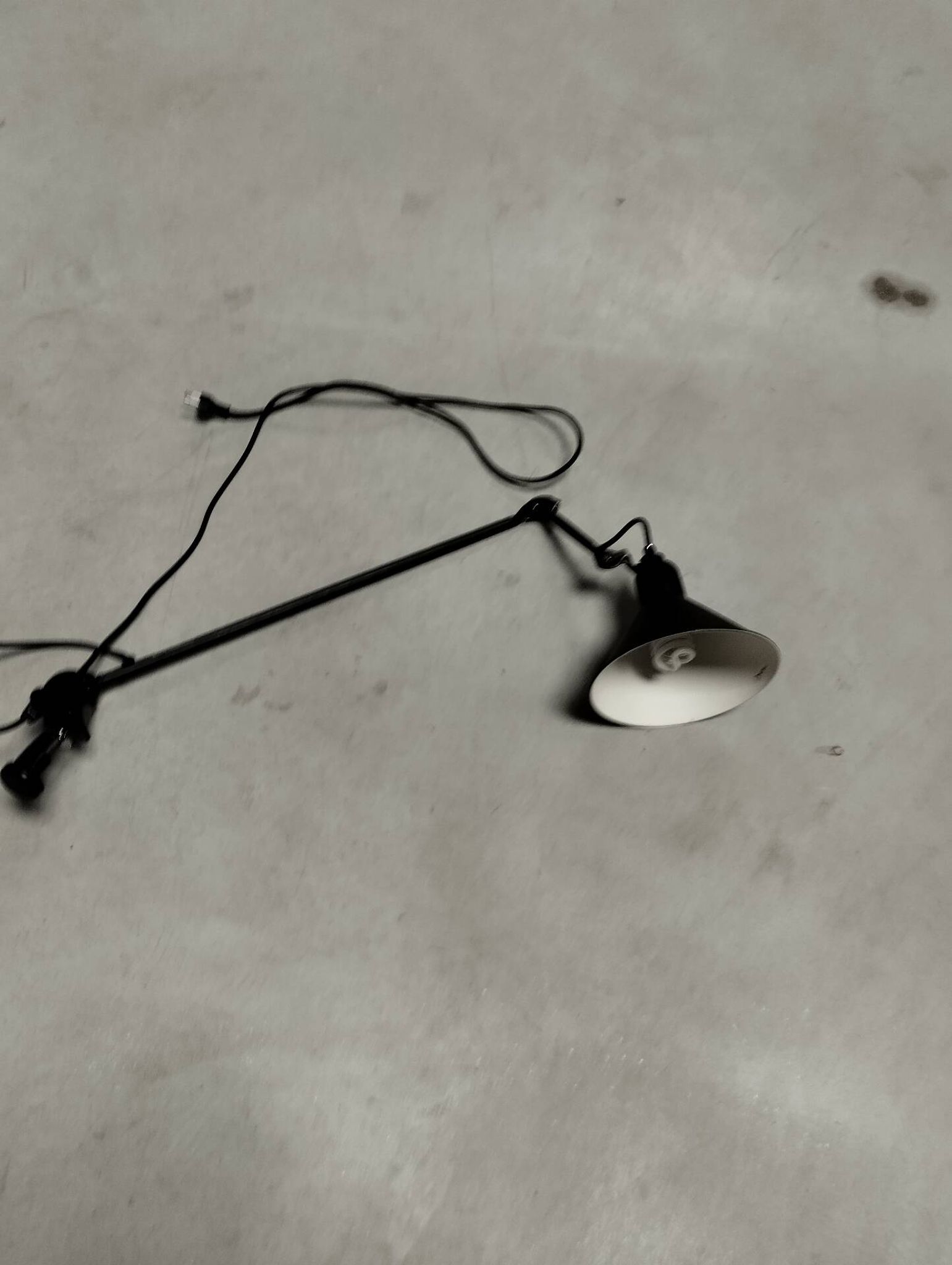 DCW edition lamp