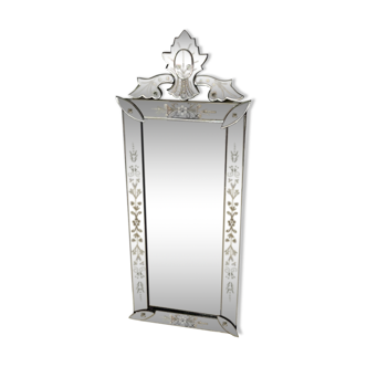 Venetian mirror with floral decoration pediment
