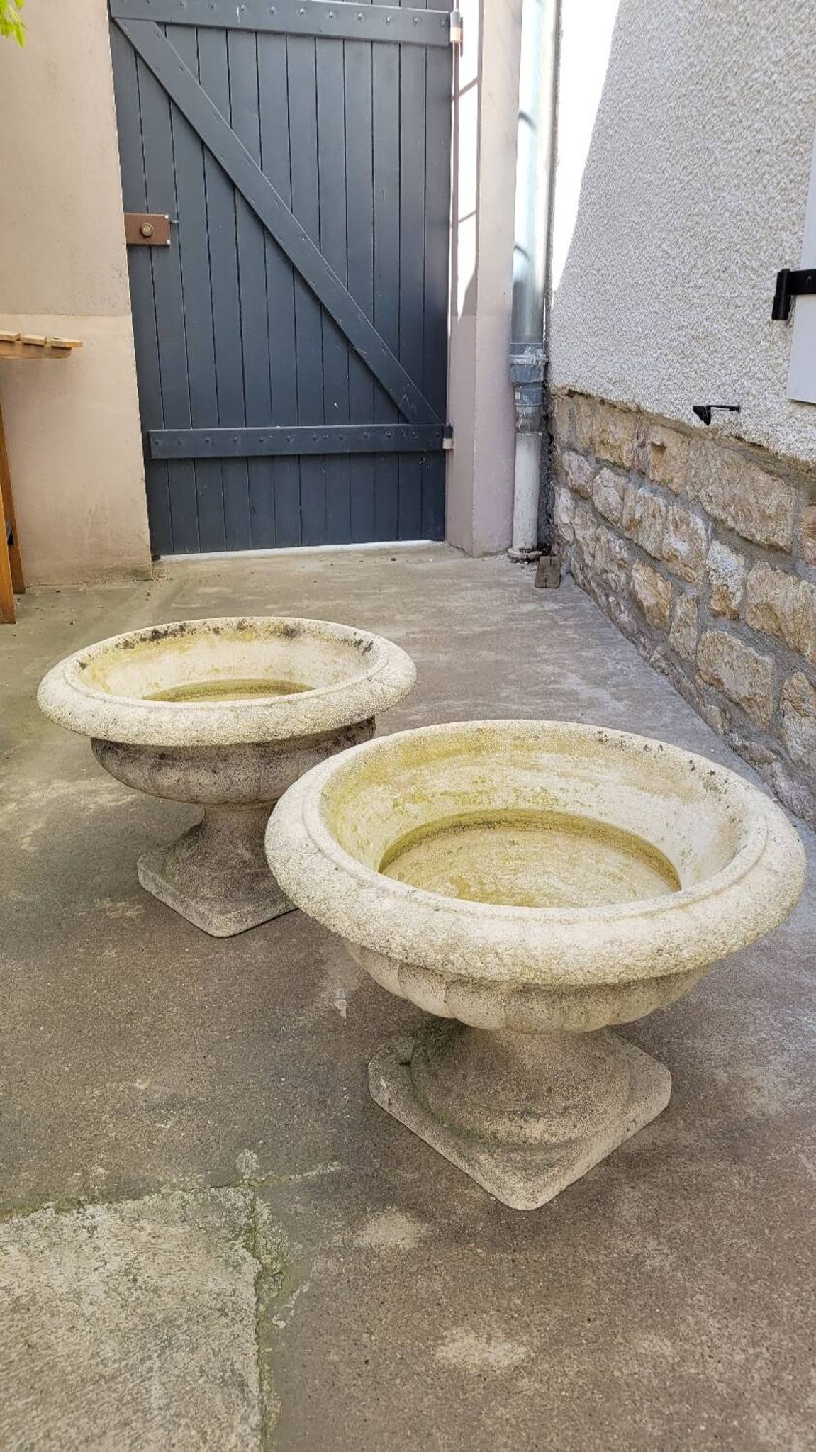 Pair of medicis vases in old reconstituted stone 1950s
