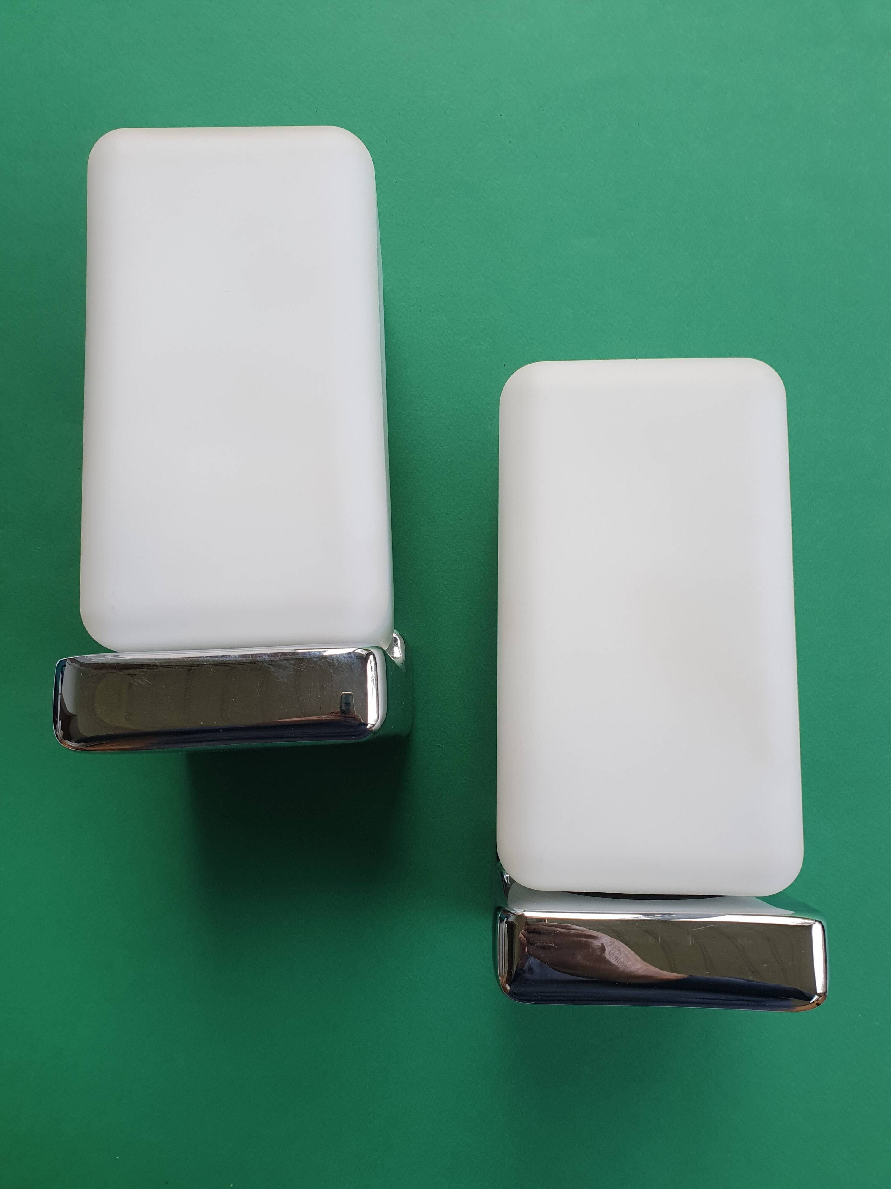 Pair of vintage bathroom design wall lights