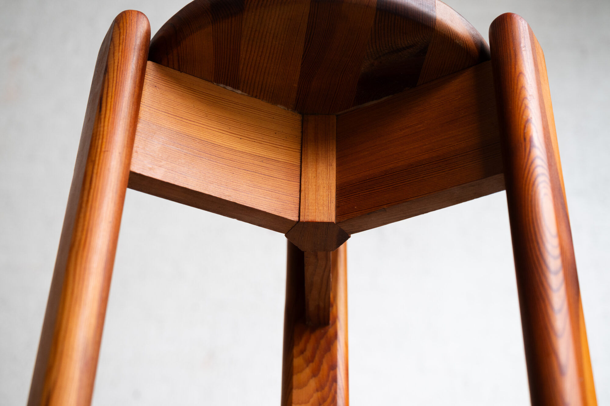 Ensemble de 4 tabourets de bar, design français, années 1970